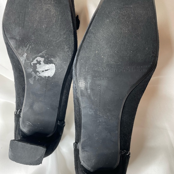 Stuart Weitzman Black Suede Kitten Heel - Picture 6 of 9